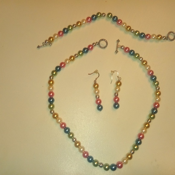 3pc Jewelry Set incl Necklace, bracelet & earrings - Picture 6 of 6